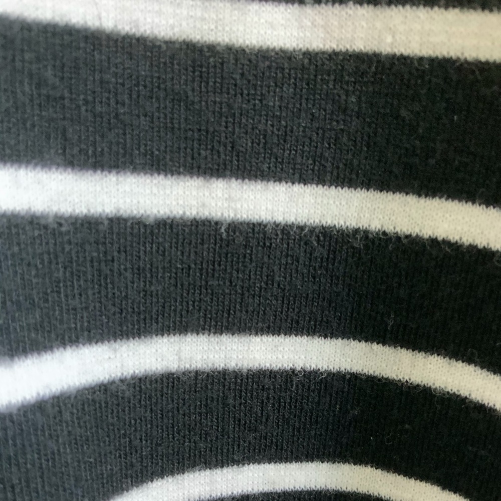 Hooded black and white striped sleeveless dress - Picture 3 of 3